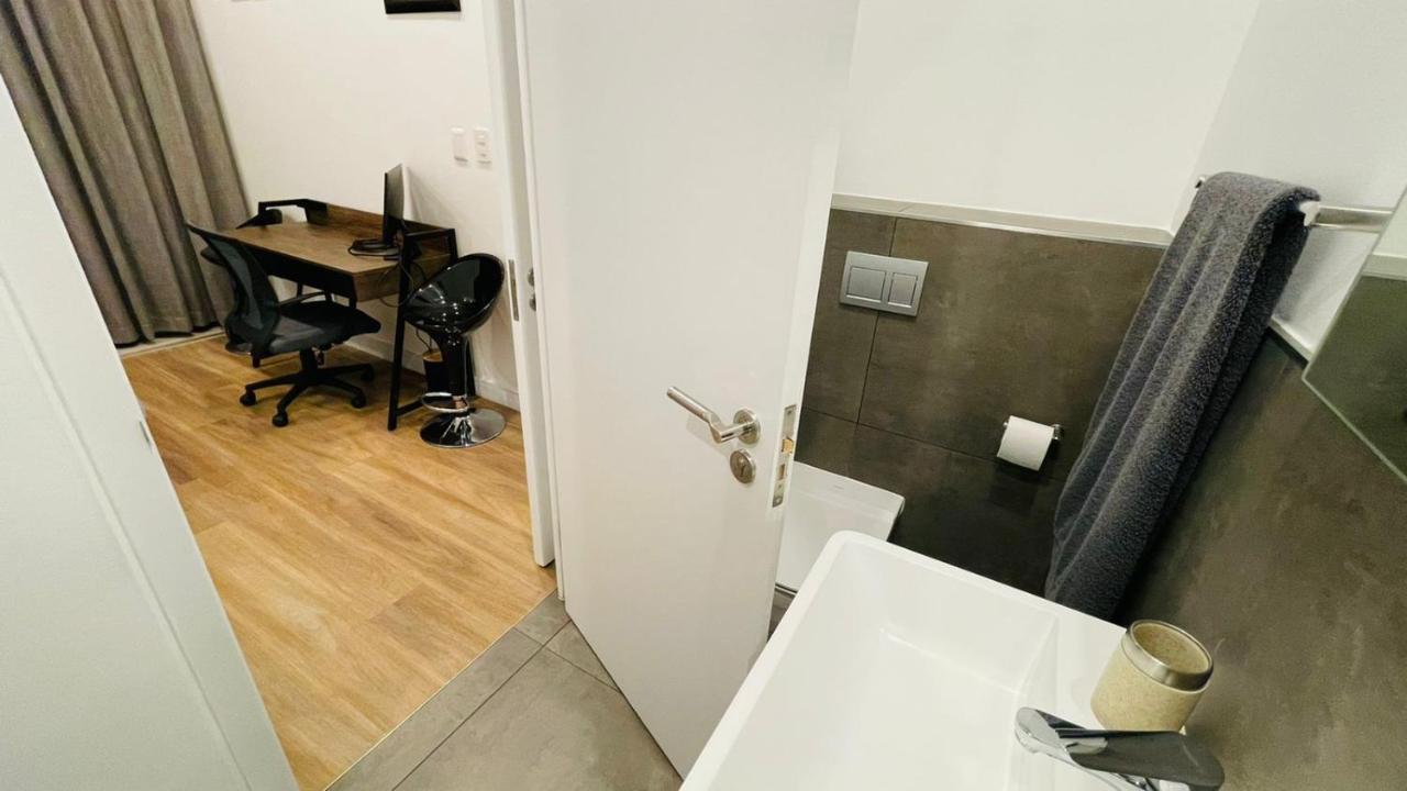 Illovo Central 1 Bedroom Apartamento Joanesburgo