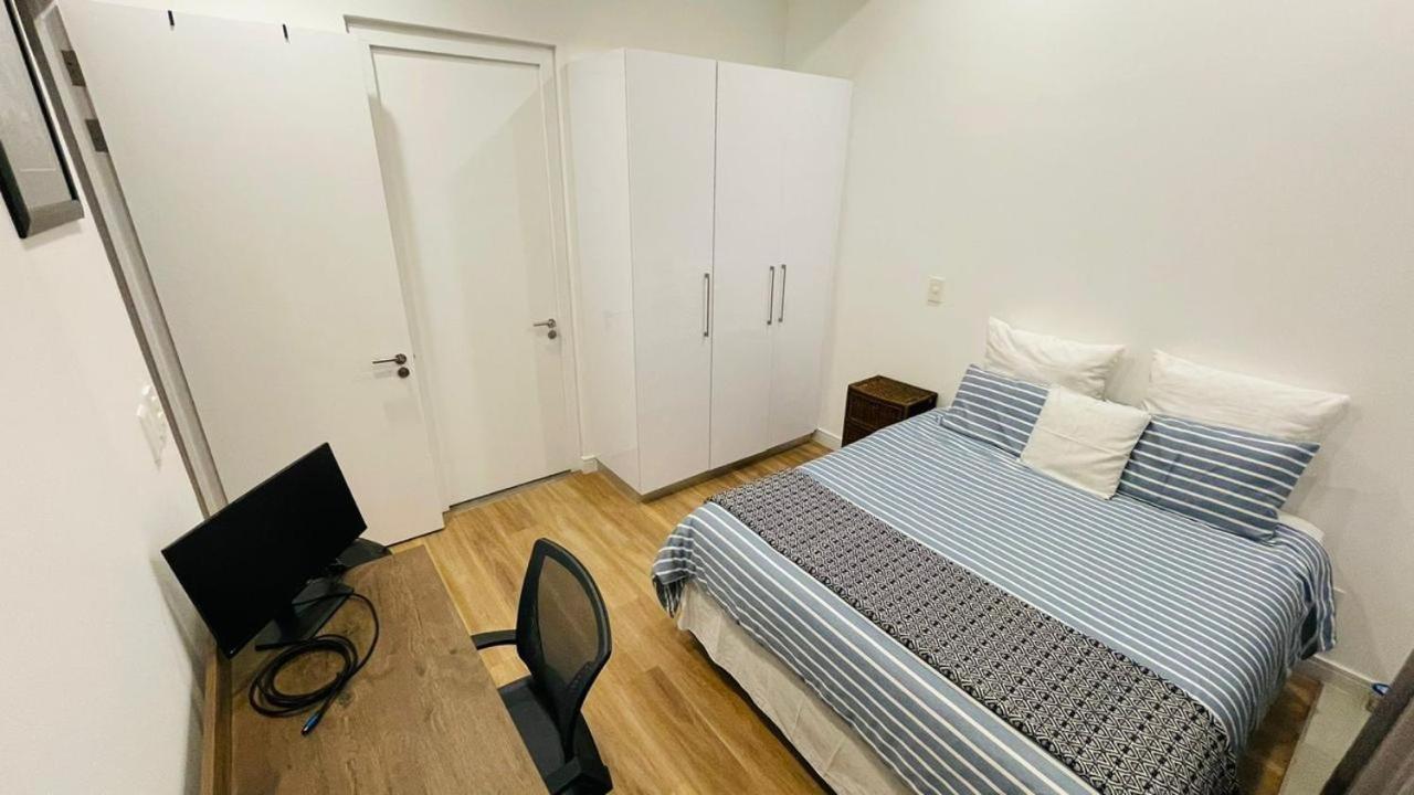 Illovo Central 1 Bedroom *