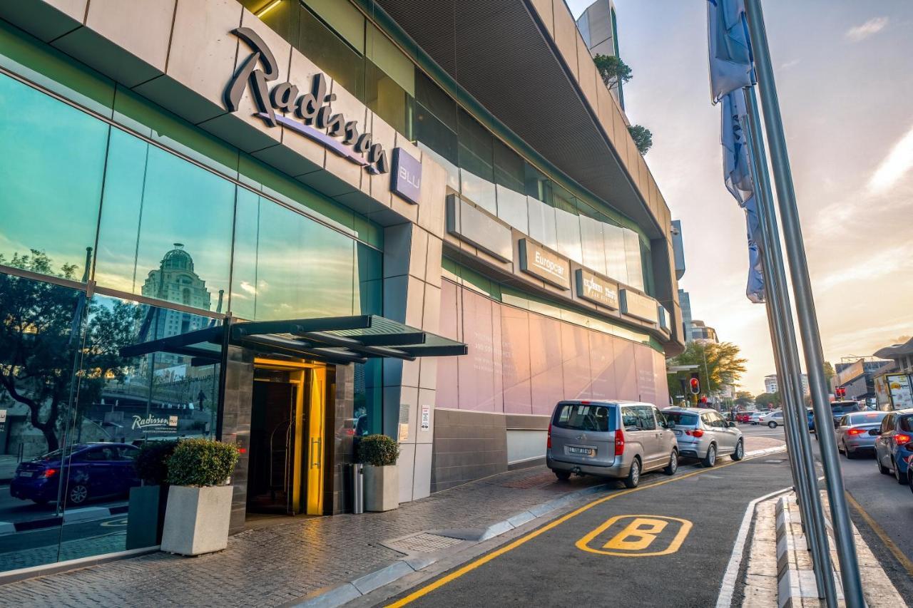 Radisson Blu Gautrain Hotel, Sandton Hotel Johannesburg