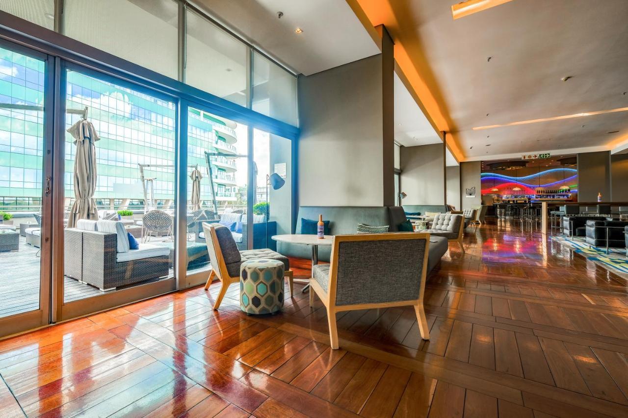 Radisson Blu Gautrain Hotel, Sandton Hotel 4*