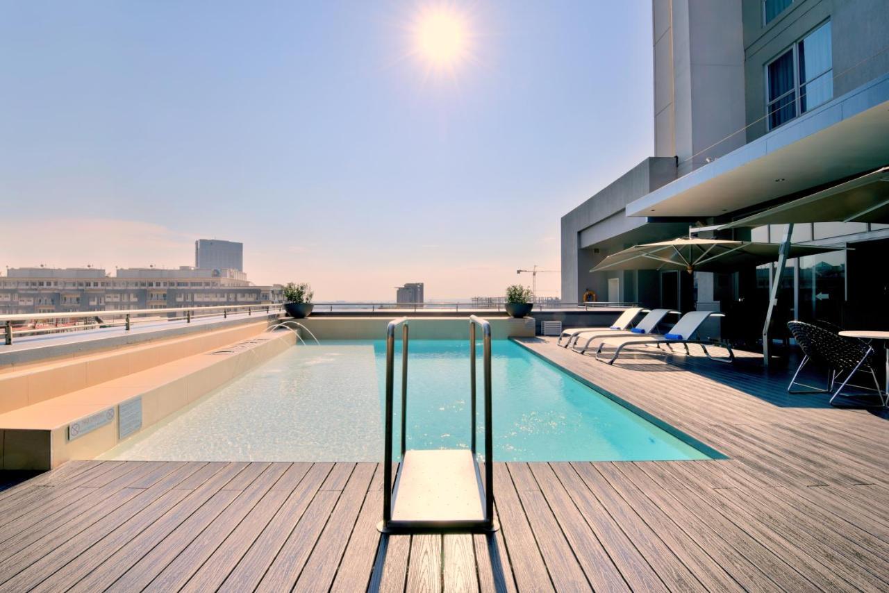 Radisson Blu Gautrain Hotel, Sandton 4*