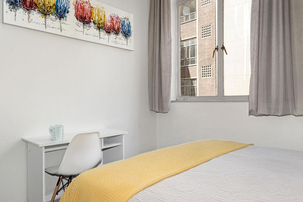 Apartment Luxury 2bed Opposite Woolies On Gandhi Square+wifi Johannesburg