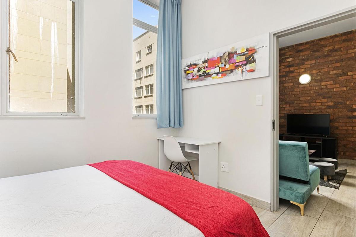 Luxury 2bed Opposite Woolies On Gandhi Square+wifi Apartment