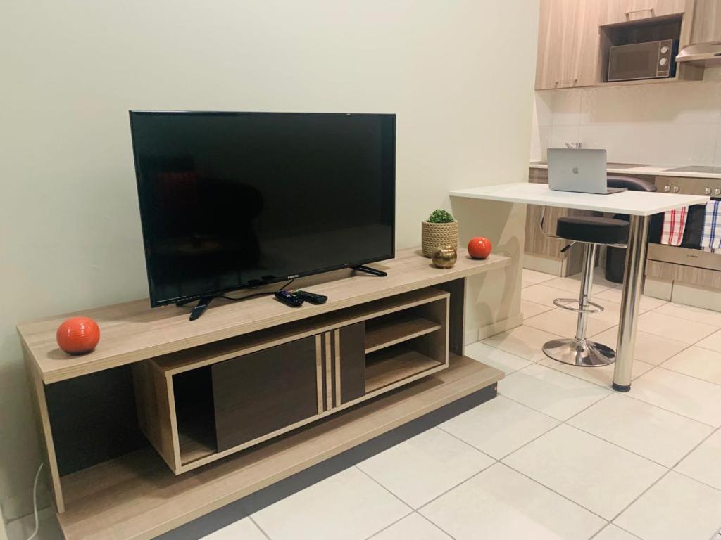 Elegant 1 Bedroom Unit