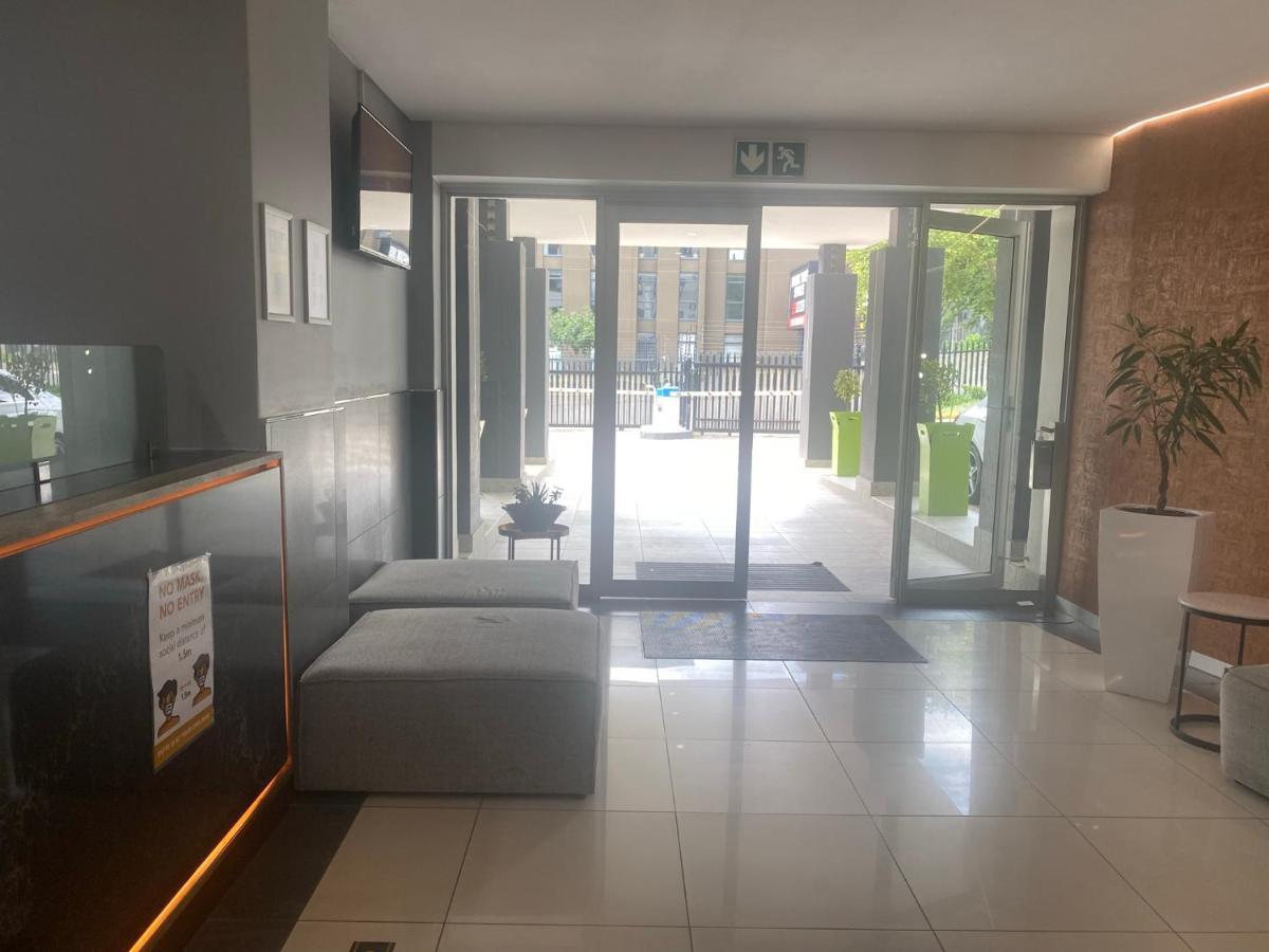 Lovely Rosebank 1-bedroom With Pool & Cinema *