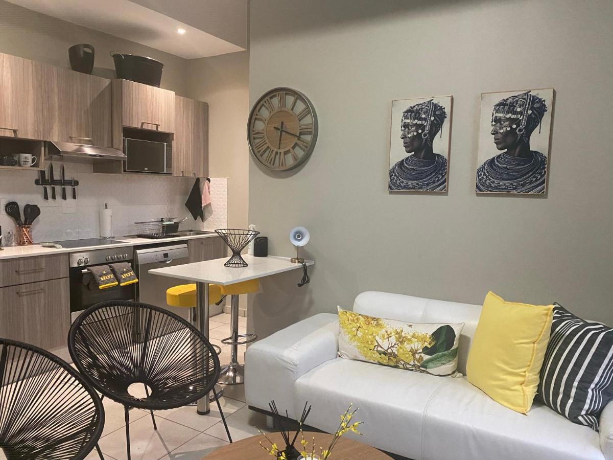 Apartment Lovely Rosebank 1-bedroom With Pool & Cinema