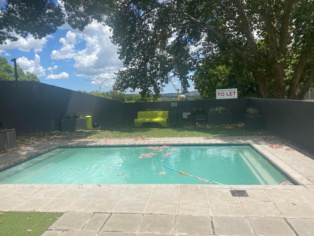 Lovely Rosebank 1-bedroom With Pool & Cinema *