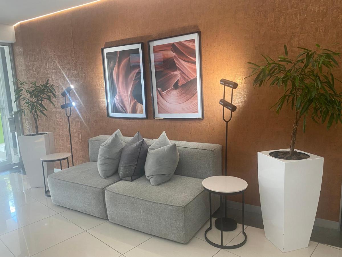 Lovely Rosebank 1-bedroom With Pool & Cinema