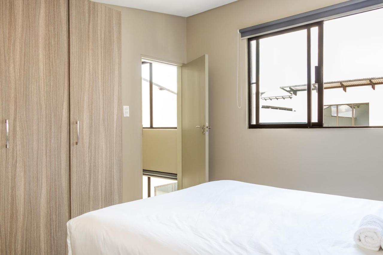 Zeus Apartments - Rosebank Apartment