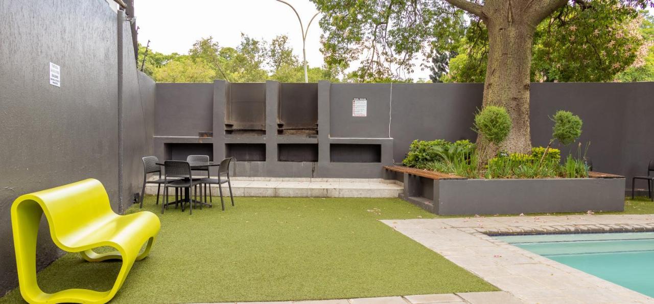 Zeus Apartments - Rosebank *