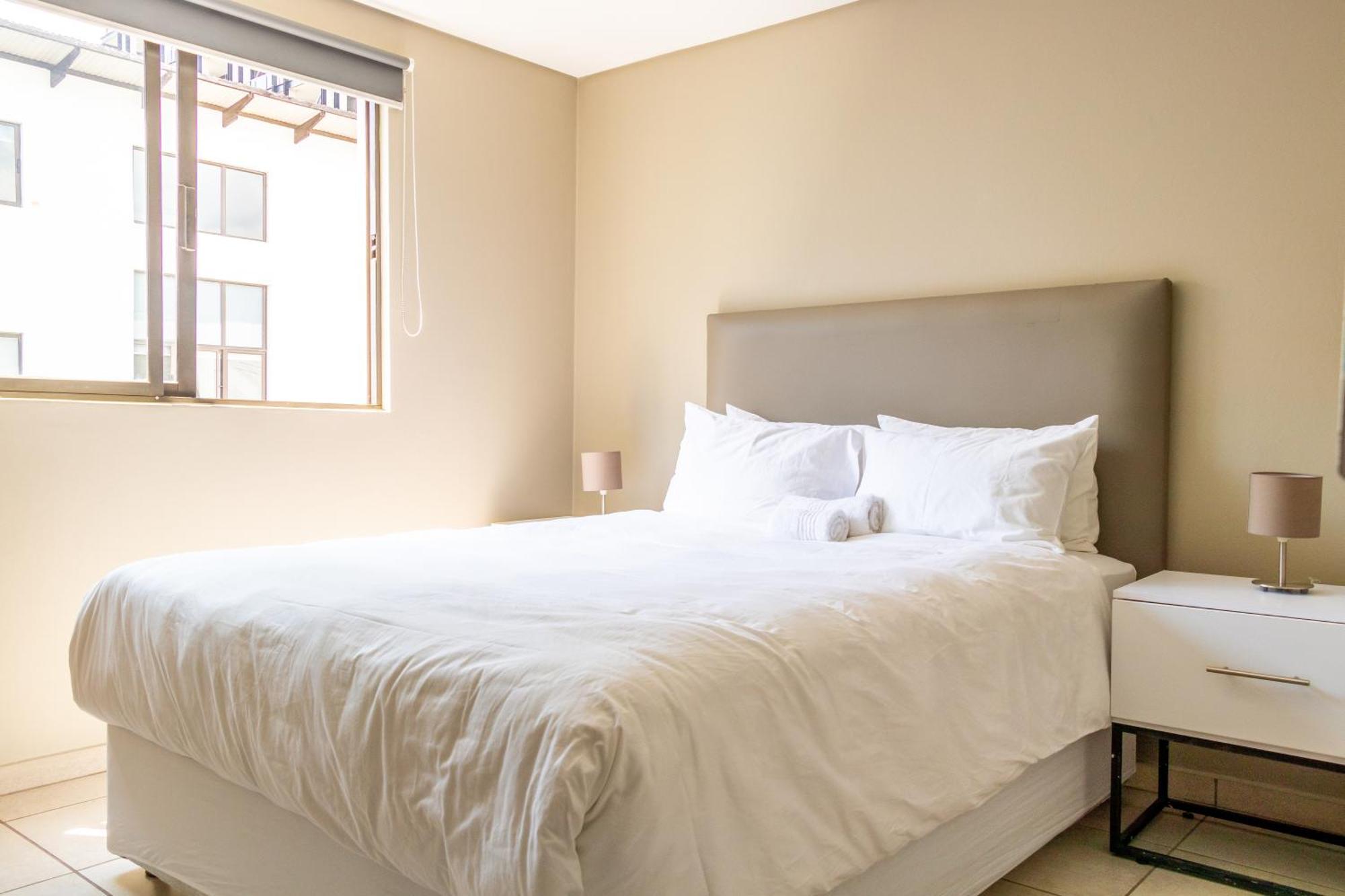 Apartment Zeus Apartments - Rosebank Johannesburg