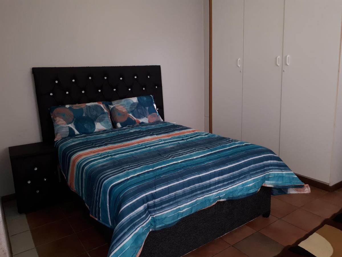 Cottage, Close To Uj, Milpark, Wits * Johannesburg