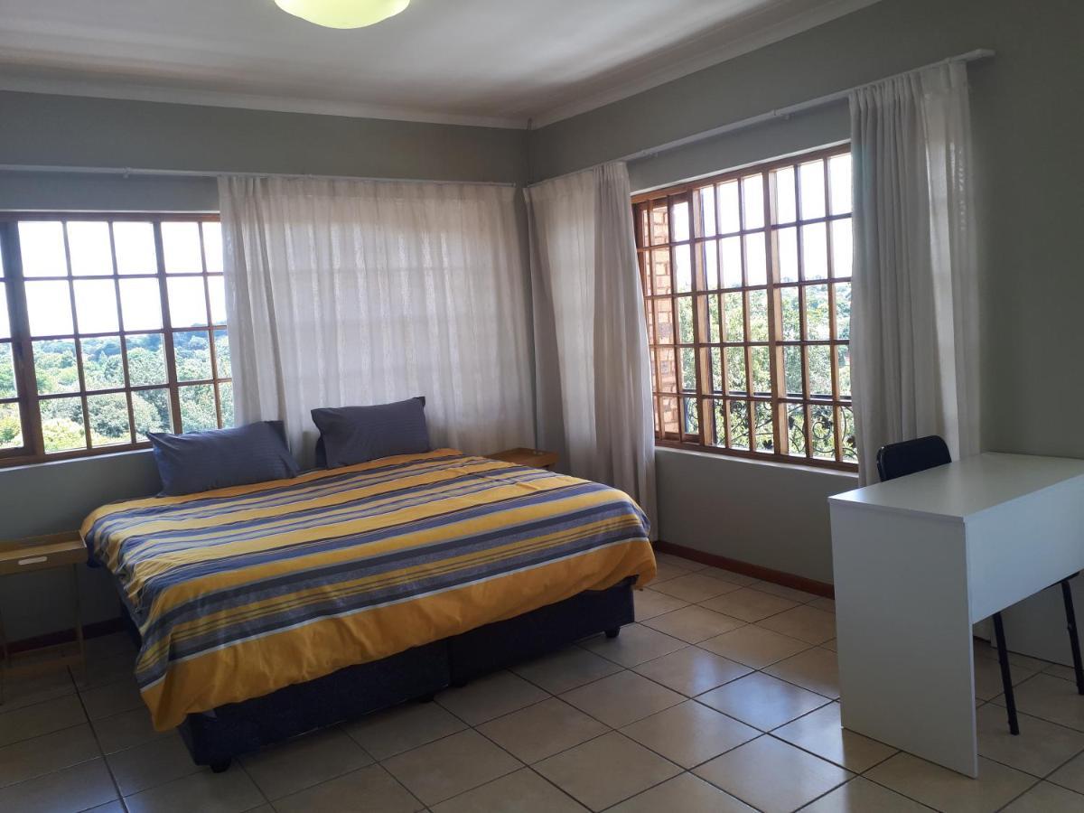Cottage, Close To Uj, Milpark, Wits Homestay *