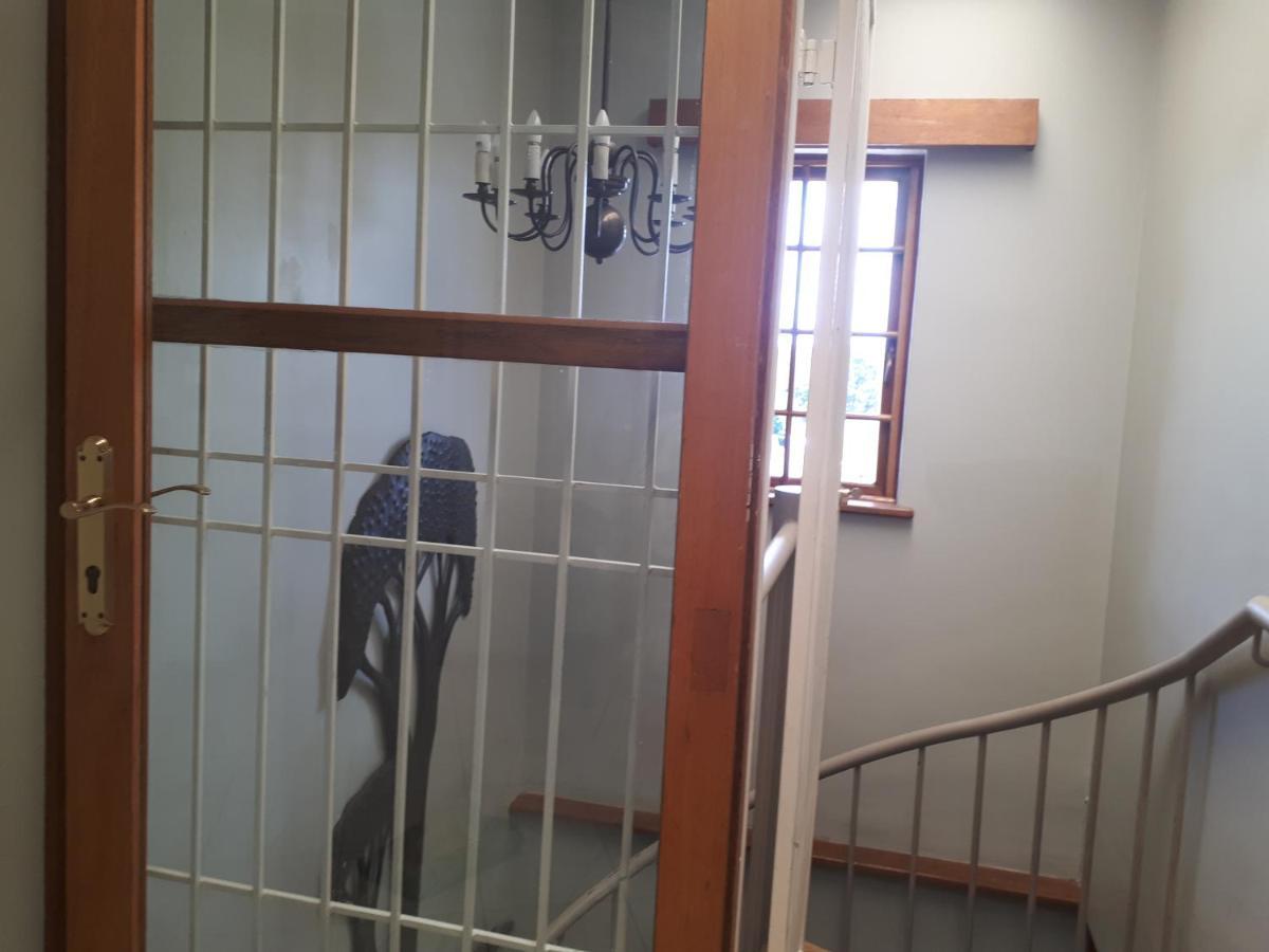 Cottage, Close To Uj, Milpark, Wits Homestay *
