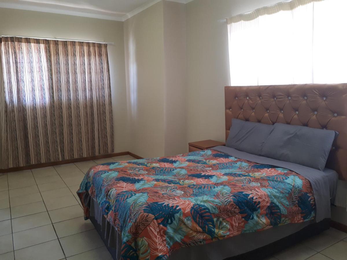 Cottage, Close To Uj, Milpark, Wits
