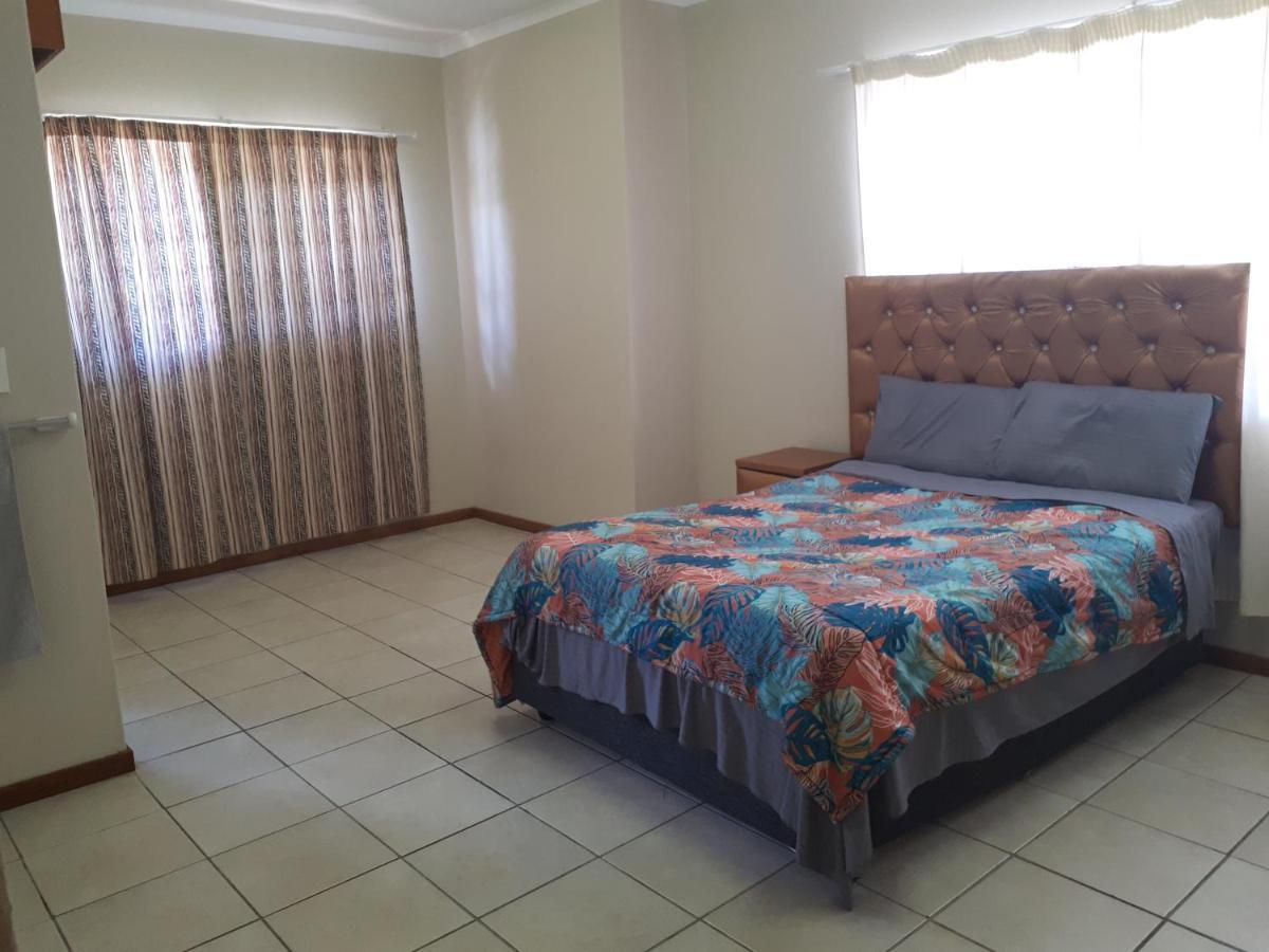 Cottage, Close To Uj, Milpark, Wits Homestay *
