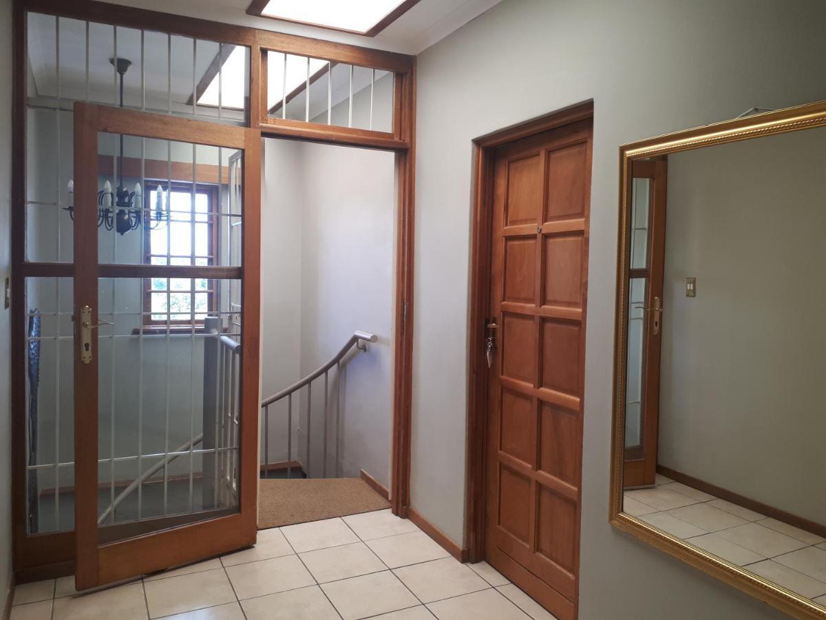 Cottage, Close To Uj, Milpark, Wits *