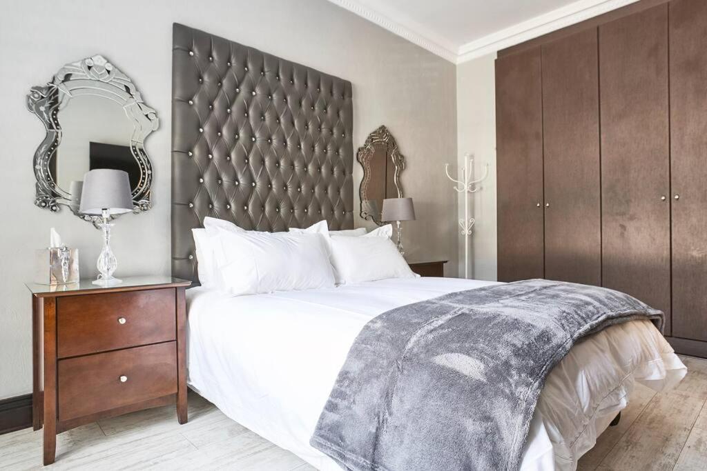 Apartment Stylish And Homely