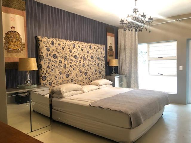Parkhurst Apartment *
