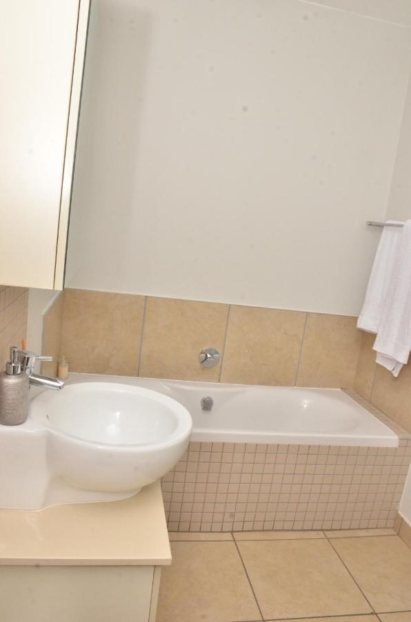 Apartment The Cube Apartments, Unit 34 On De La Rey Road Johannesburg
