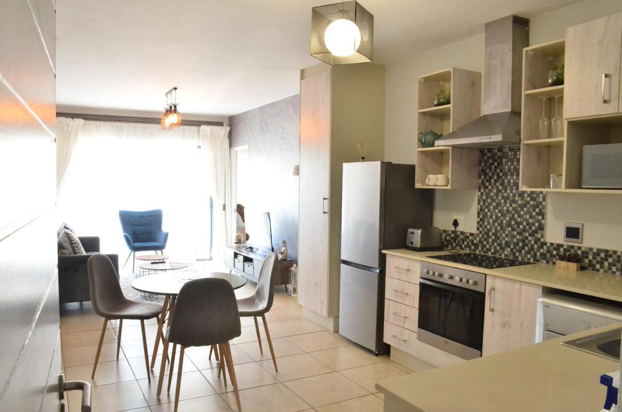 The Cube Apartments, Unit 34 On De La Rey Road Apartment Johannesburg