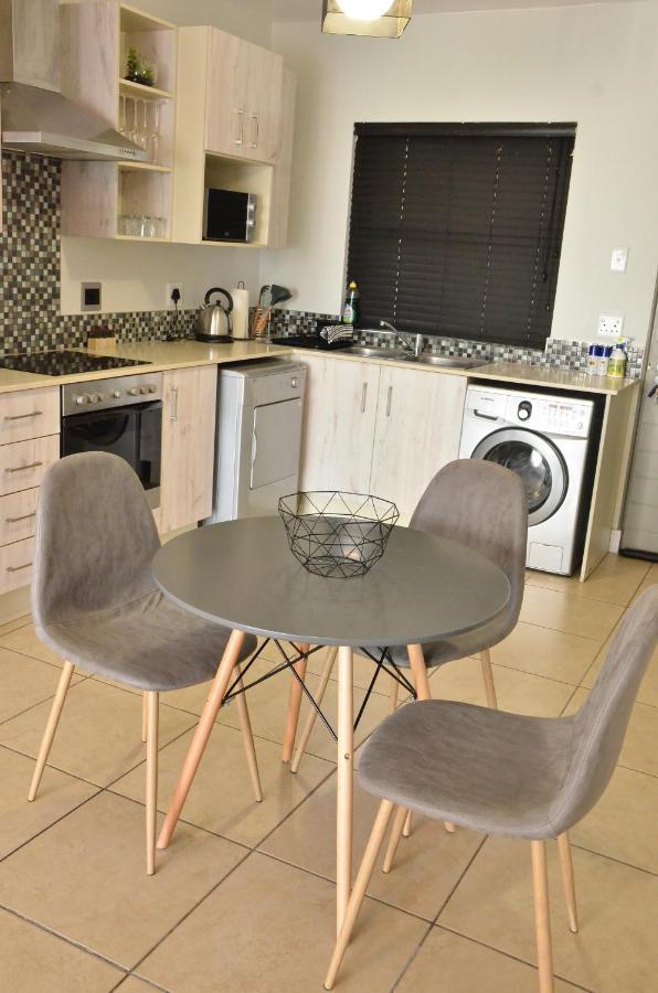 The Cube Apartments, Unit 34 On De La Rey Road