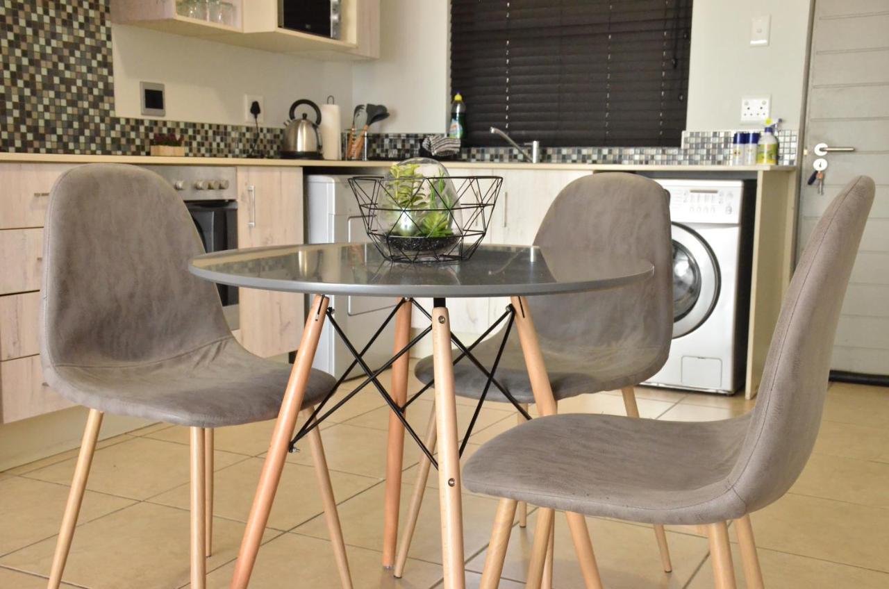 The Cube Apartments, Unit 34 On De La Rey Road * Johannesburg