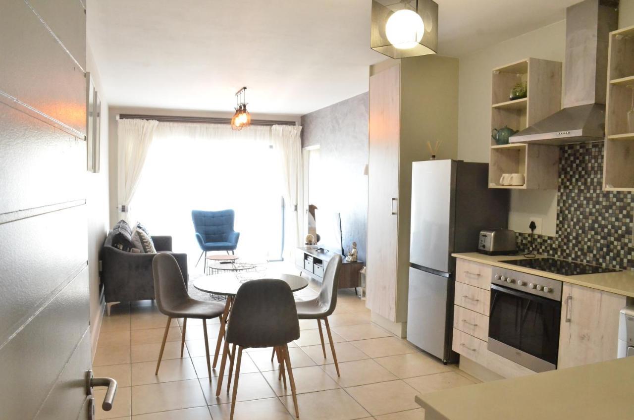 The Cube Apartments, Unit 34 On De La Rey Road Apartment Johannesburg