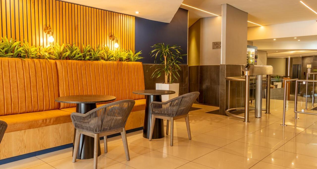 Zeus Apartments - Rosebank Apartment *