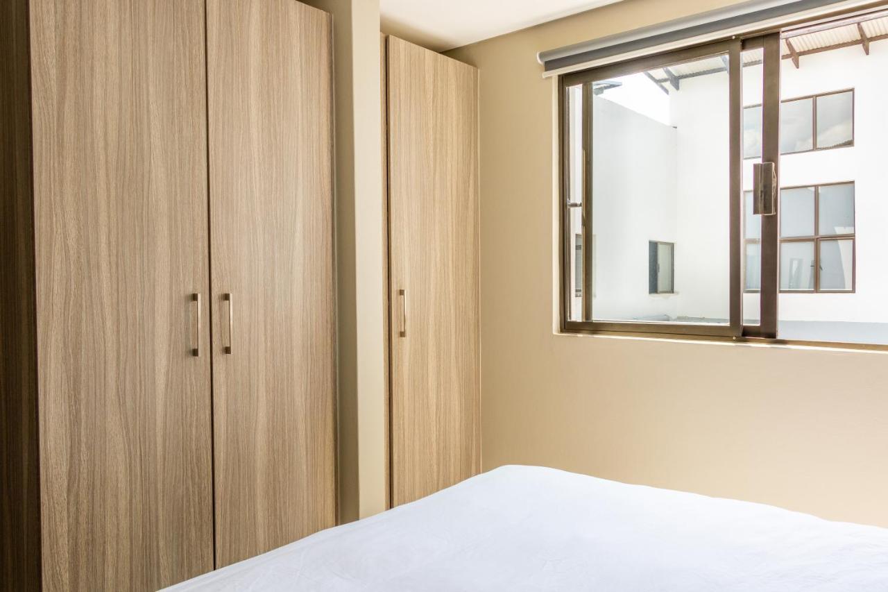 Zeus Apartments - Rosebank Apartment