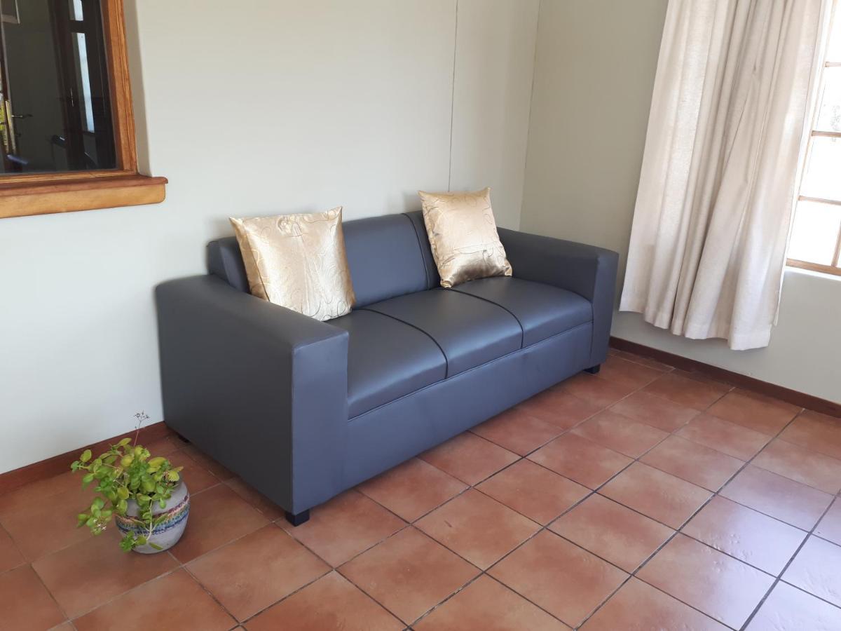 Cottage, Close To Uj, Milpark, Wits Homestay *