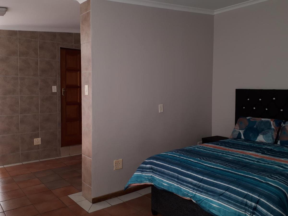 Cottage, Close To Uj, Milpark, Wits Johannesburg