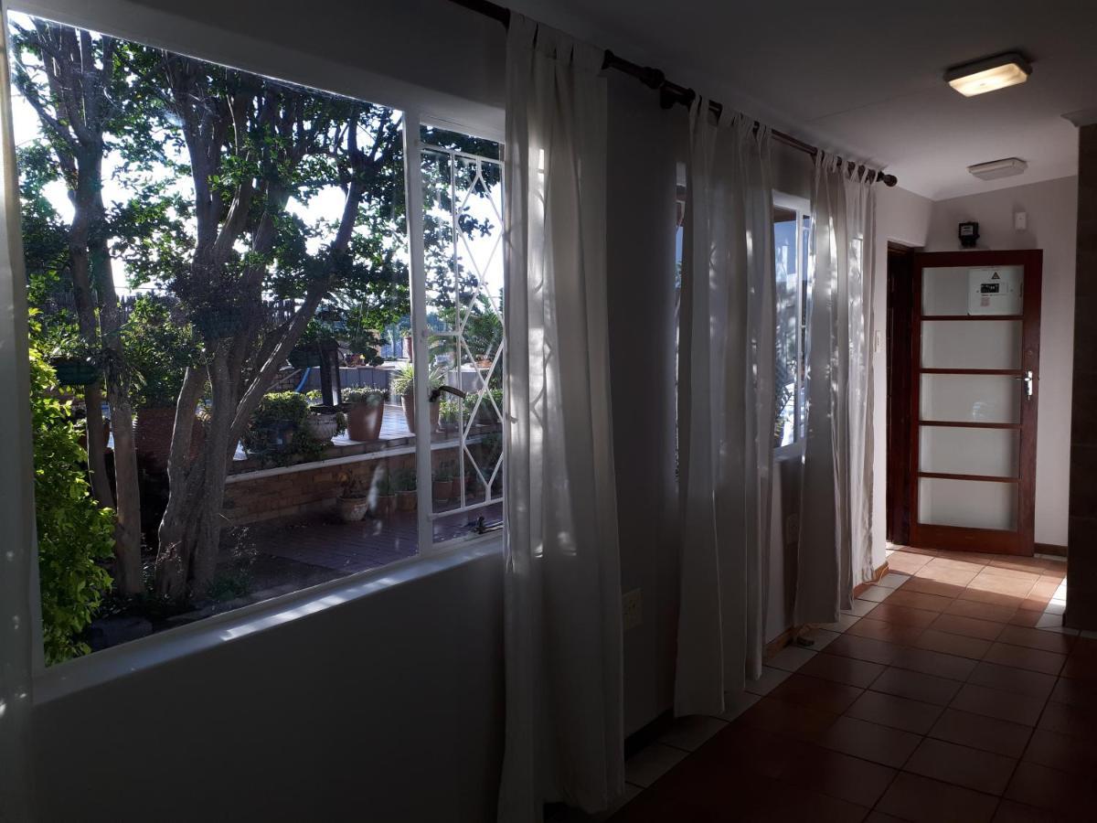 Cottage, Close To Uj, Milpark, Wits