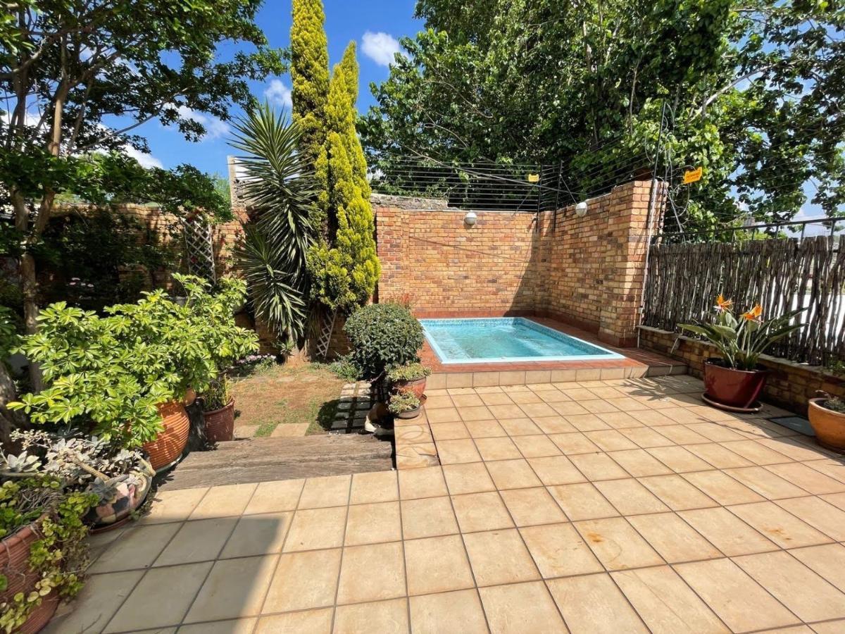 Cottage, Close To Uj, Milpark, Wits *