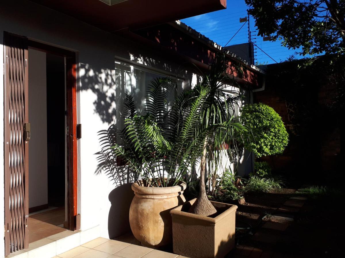 Cottage, Close To Uj, Milpark, Wits