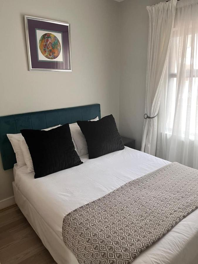 The Cube Apartments, Unit 34 On De La Rey Road Apartment Johannesburg