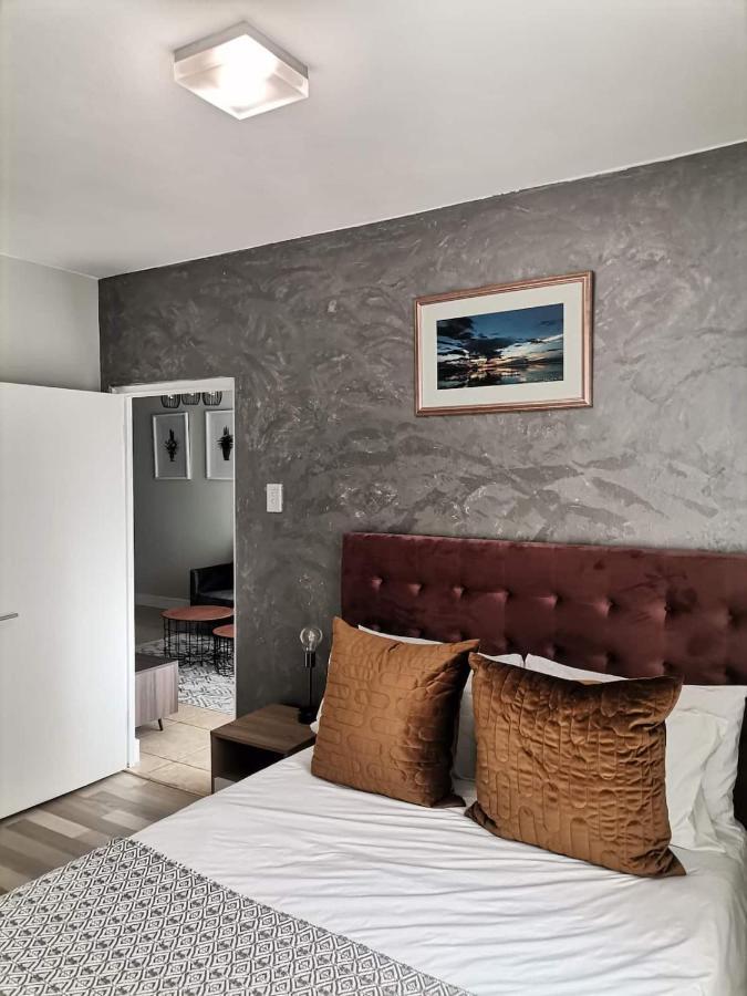 The Cube Apartments, Unit 34 On De La Rey Road Apartment Johannesburg