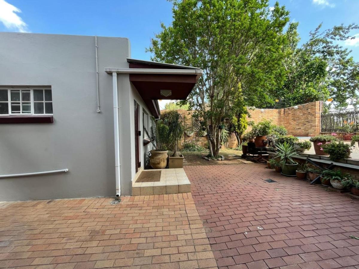 Hospedagem domiciliar Cottage, Close To Uj, Milpark, Wits