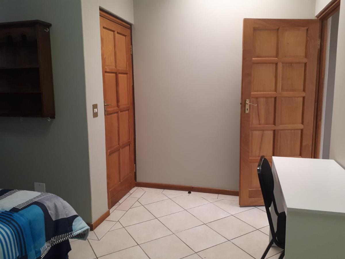 Cottage, Close To Uj, Milpark, Wits Hospedagem domiciliar