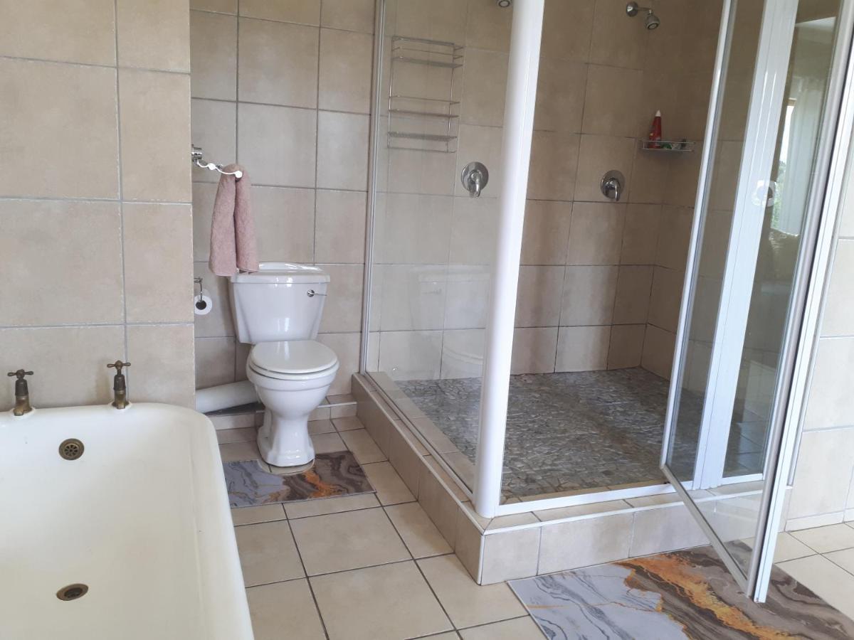 Cottage, Close To Uj, Milpark, Wits Homestay *
