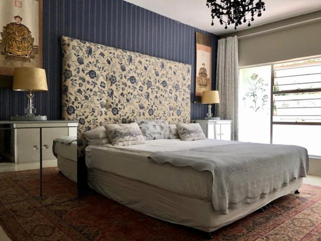 Parkhurst Apartment *