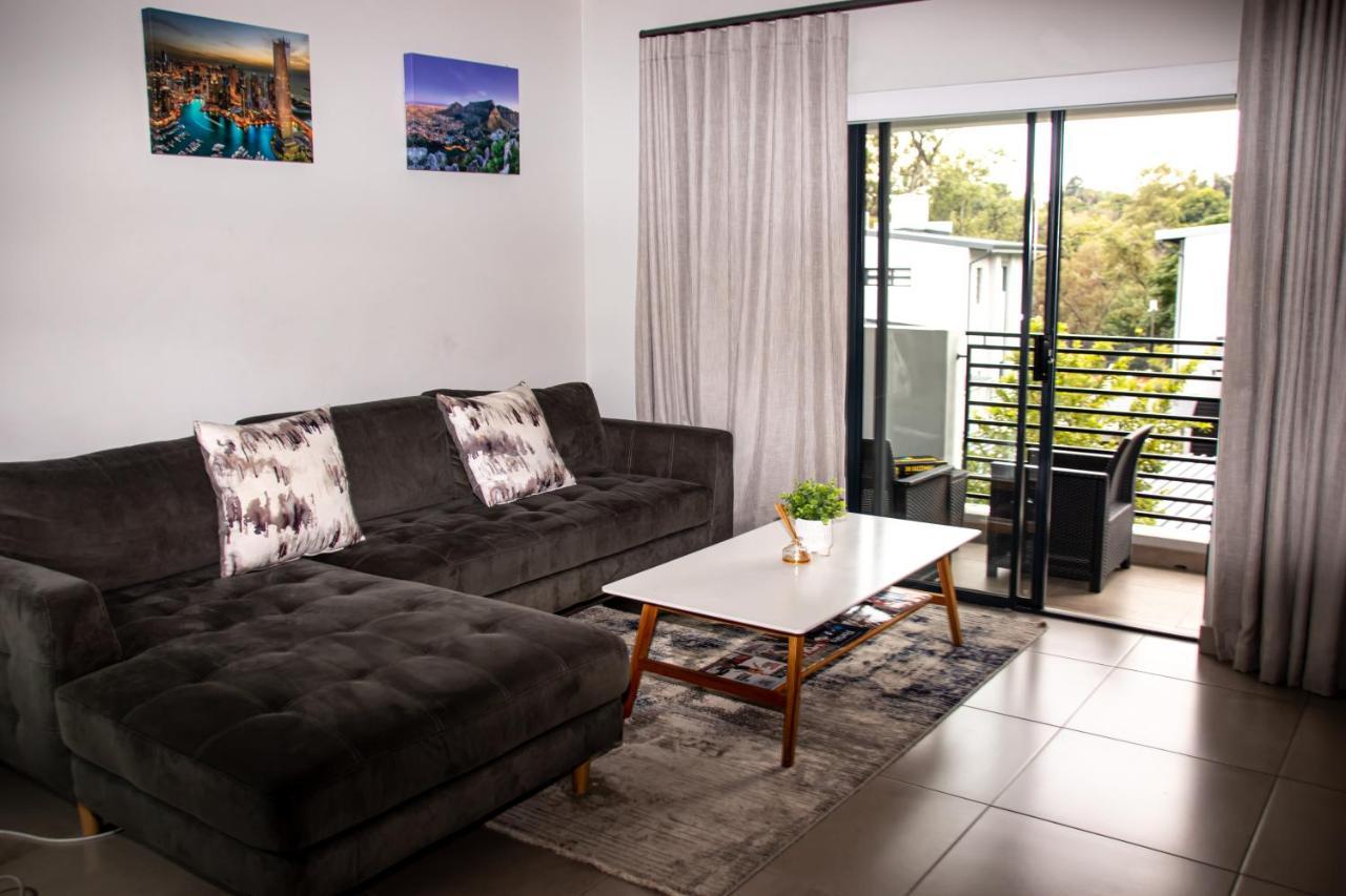 “pop Inn” Modern In Heart Of Bryanston Apartment *