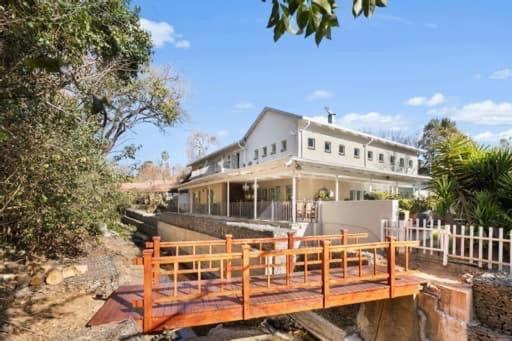 37 Alexandra Avenue, Self Catering Executive No Load Shedding And Water Outages Bed & Breakfast