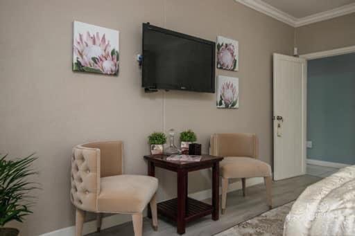 37 Alexandra Avenue, Self Catering Executive No Load Shedding And Water Outages Bed & Breakfast *