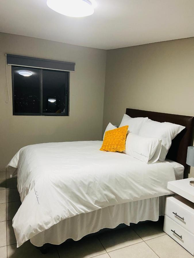Apartment Amazing 2 Bedroom Unit With A Beautiful View Johannesburg