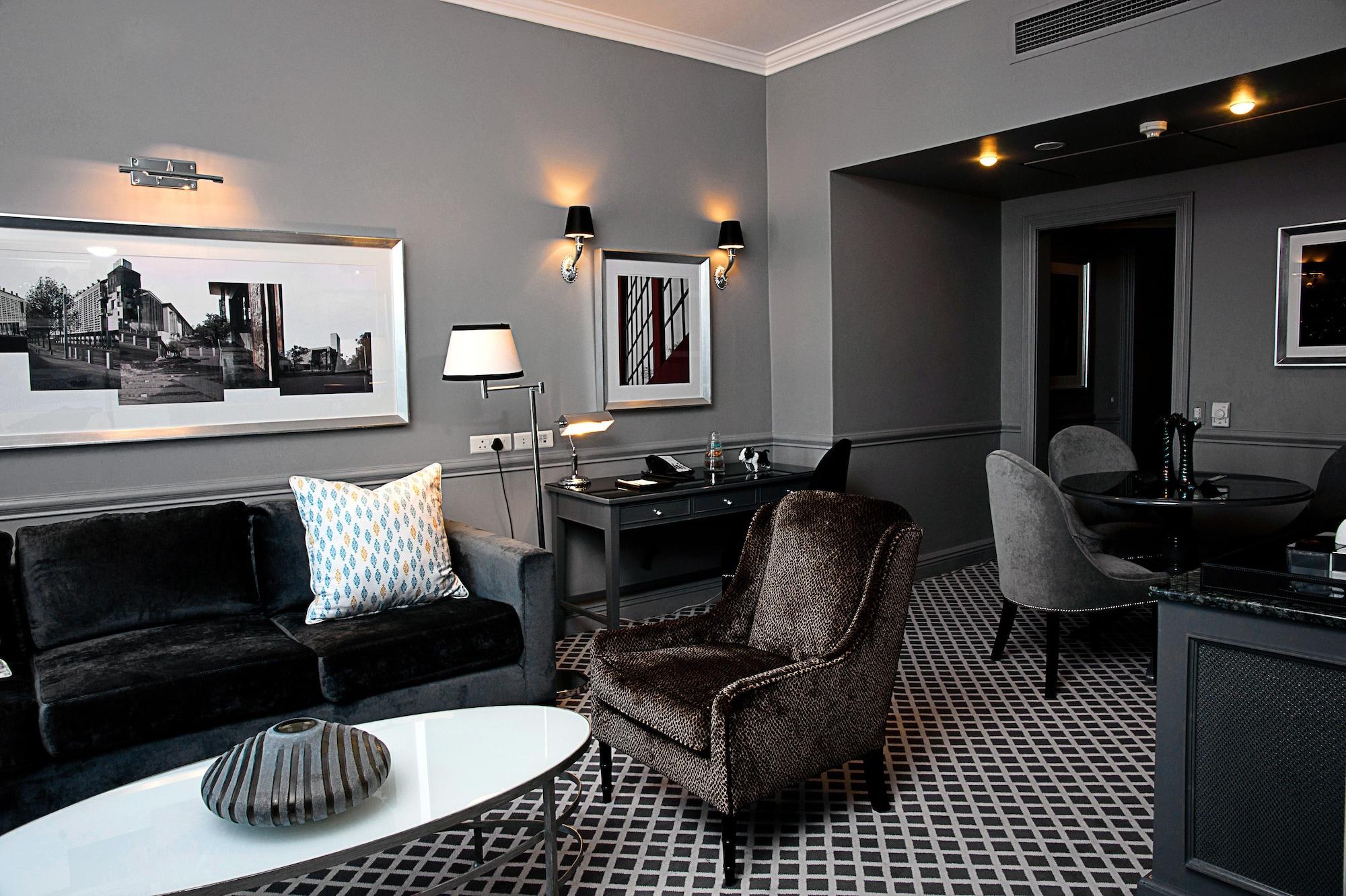 54 On Bath, Rosebank Hotel