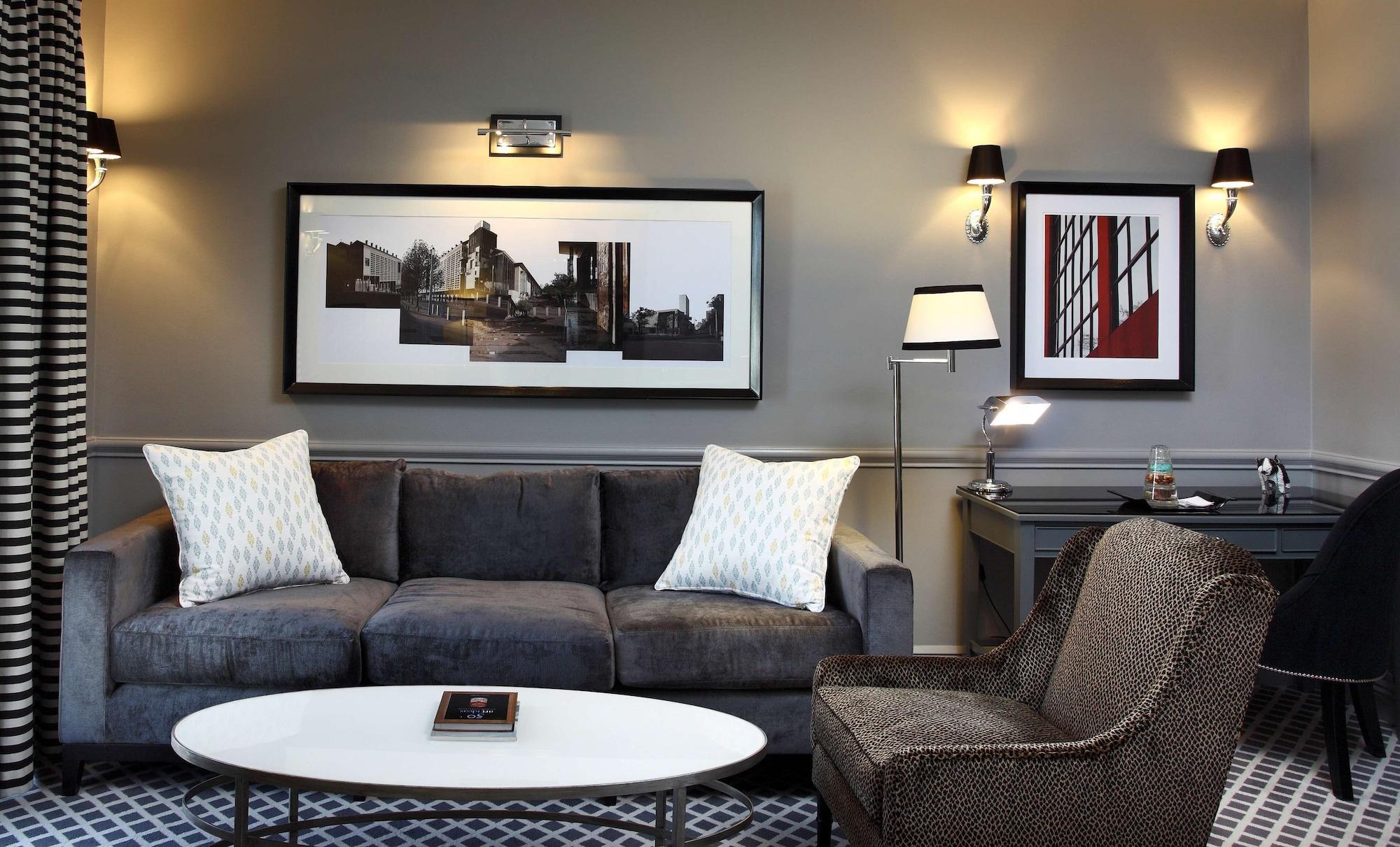 54 On Bath, Rosebank