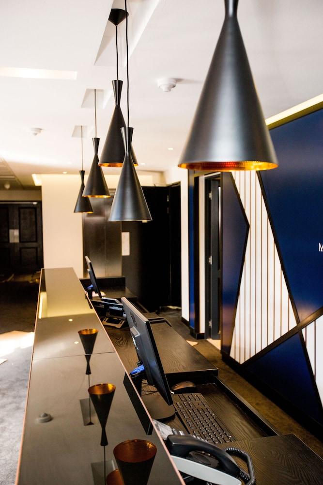 The Max Sandton *