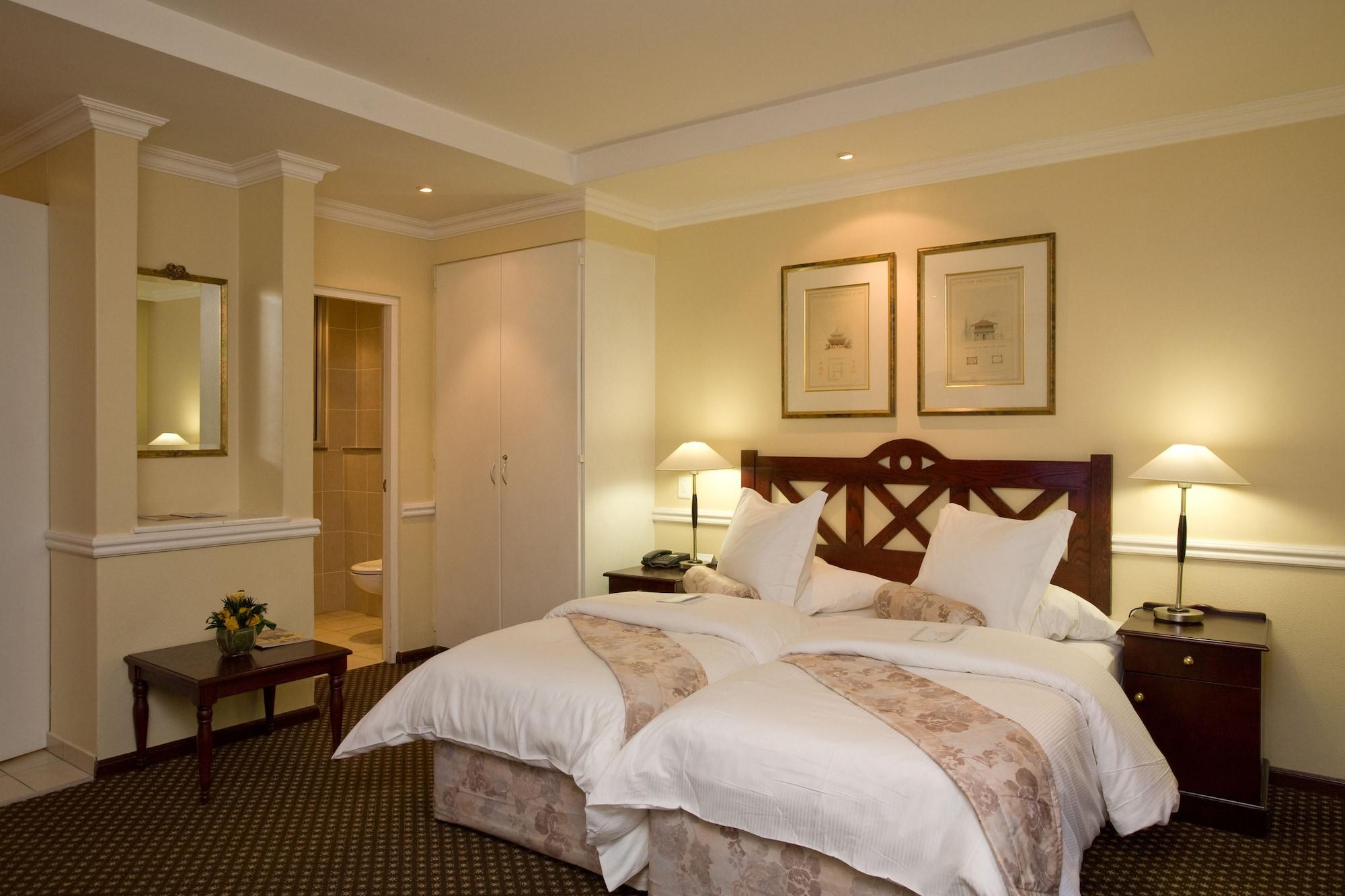 Courtyard Rosebank Hotel