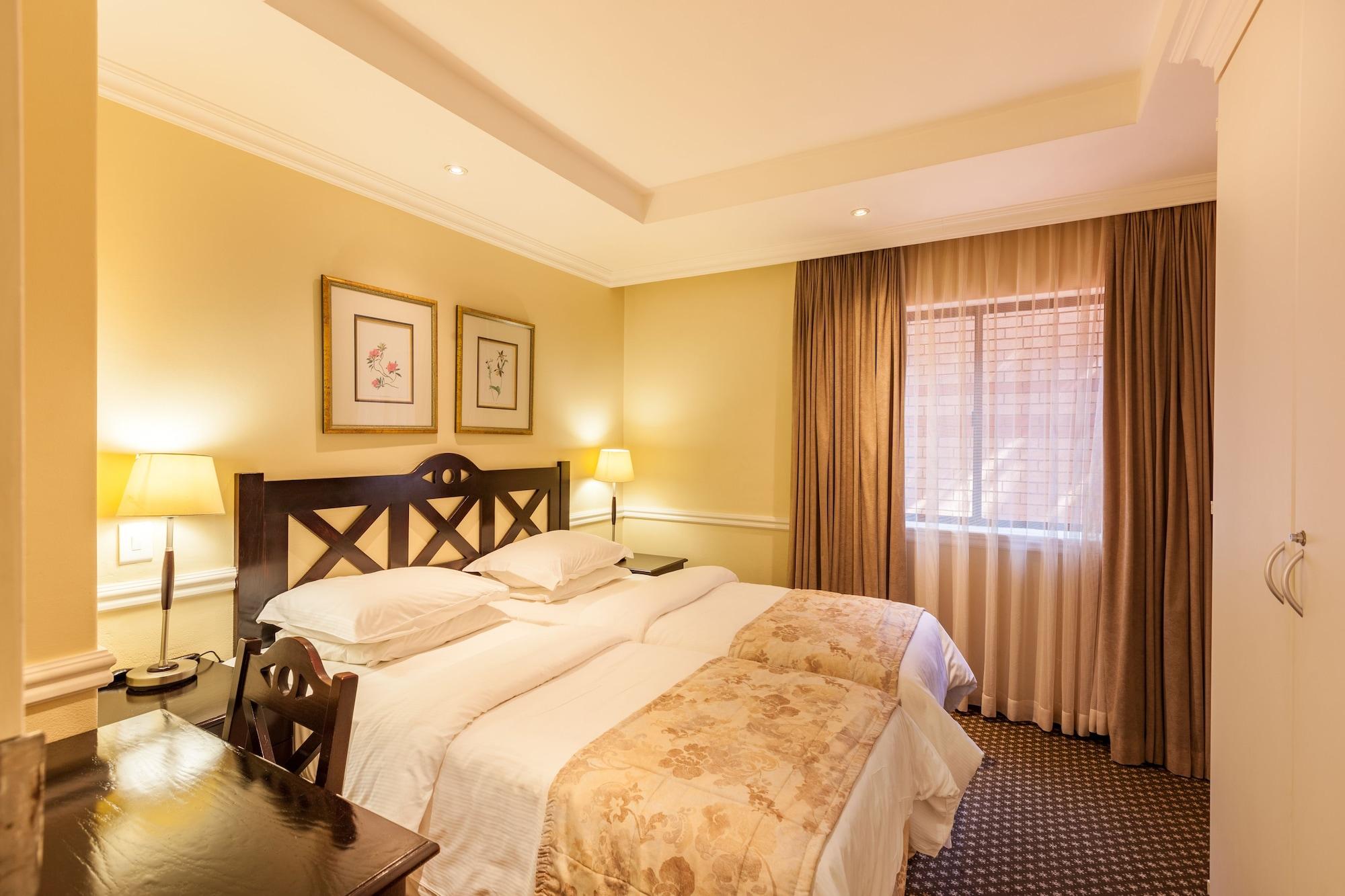 Courtyard Rosebank 4*
